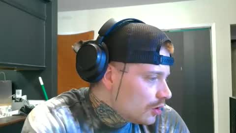 Snapshot of redinthebed chatting on April 29, 10:16 pm InkedGinger online show from April 29, 10:16 pm