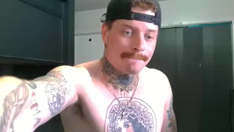 Snapshot of redinthebed chatting on May 13, 4:10 am InkedGinger online show from May 13, 4:10 am
