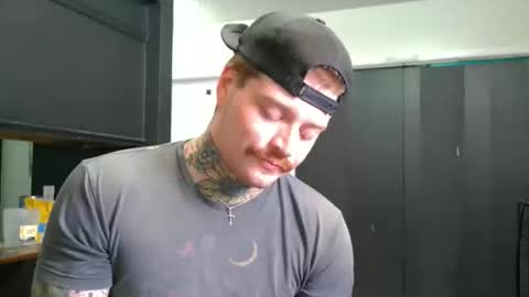Snapshot of redinthebed chatting on May 15, 9:22 pm InkedGinger online show from May 15, 9:22 pm