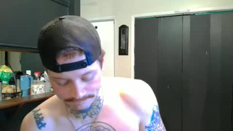 Snapshot of redinthebed chatting on May 19, 4:19 am InkedGinger online show from May 19, 4:19 am