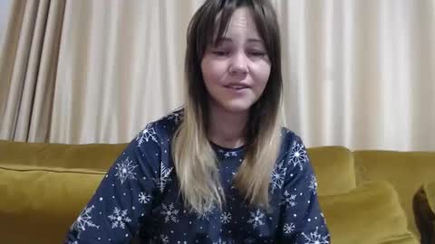Snapshot of redjessica chatting on February 23, 3:59 am RedJessica online show from February 23, 3:59 am
