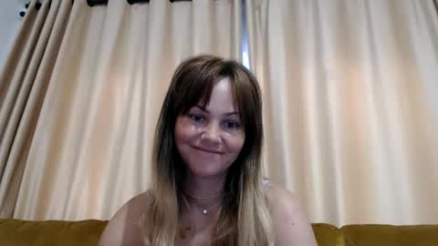 Snapshot of redjessica chatting on May 24, 6:40 am RedJessica online show from May 24, 6:40 am