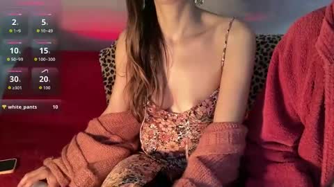 Snapshot of redlighthome chatting on March 31, 3:23 pm Glamour Wife Real online show from March 31, 3:23 pm