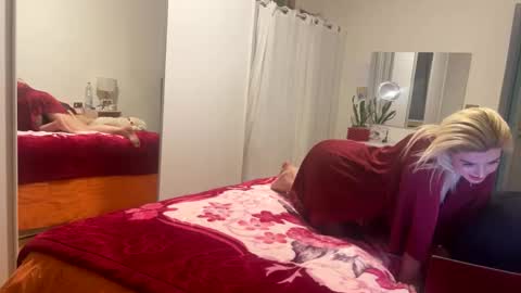 redridinghood96 online show from December 22, 4:59 pm