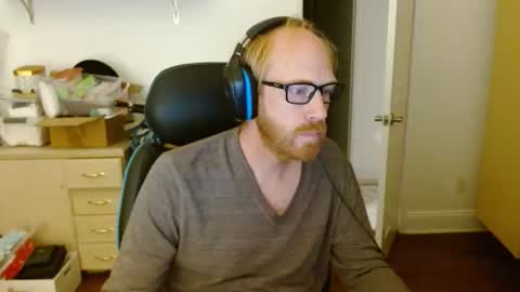 Snapshot of redrob57 chatting on November 19, 9:42 am redrob57 online show from November 19, 9:42 am