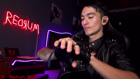 Red online show from September 18, 4:31 pm