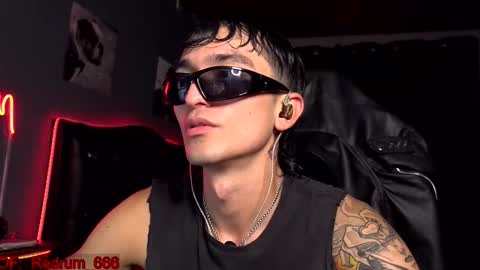 Red online show from September 25, 5:16 pm