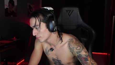 Red online show from March 31, 9:48 pm