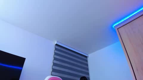 redski77 online show from December 17, 9:39 am