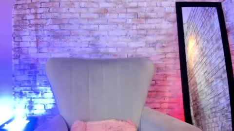   online show from February 7, 12:20 pm