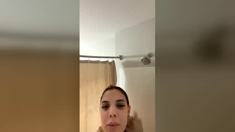 Snapshot of redvelvetsoft chatting on March 4, 12:27 am redvelvetsoft online show from March 4, 12:27 am