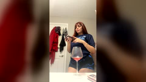 Snapshot of redvelvetsoft chatting on March 5, 2:29 am redvelvetsoft online show from March 5, 2:29 am