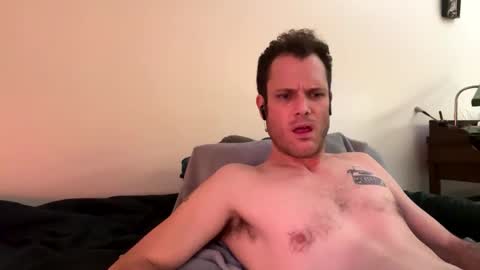 Snapshot of reed_thomas chatting on December 15, 7:01 am Reed Thomas online show from December 15, 7:01 am