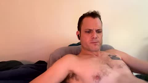 Snapshot of reed_thomas chatting on January 6, 5:44 am Reed Thomas online show from January 6, 5:44 am