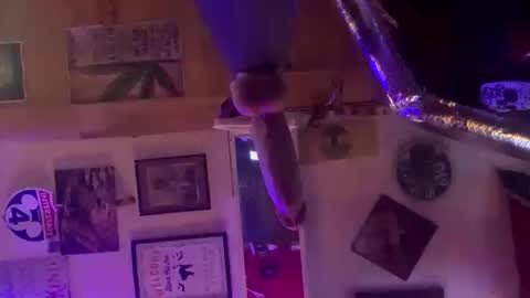 Lee online show from December 19, 4:08 am