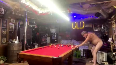 Lee online show from April 8, 2:11 am