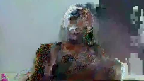 Snapshot of reem_wonder chatting on January 21, 8:30 am Reem online show from January 21, 8:30 am