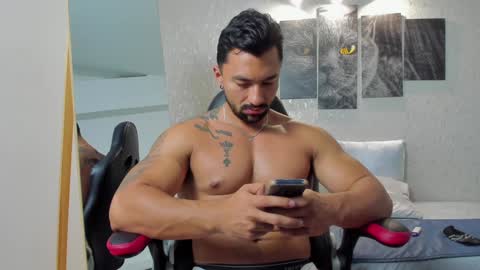 Snapshot of regan_pearson chatting on December 12, 10:56 am Regan online show from December 12, 10:56 am