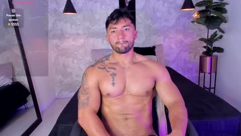 Snapshot of regan_pearson chatting on January 23, 11:05 pm Regan online show from January 23, 11:05 pm