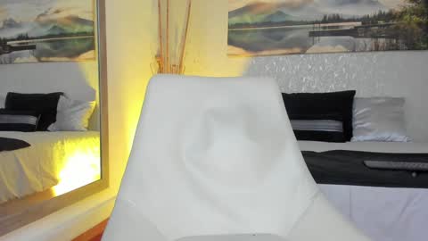Snapshot of regan_pearson chatting on January 27, 10:27 pm Regan online show from January 27, 10:27 pm