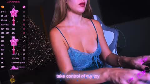 Snapshot of reggiemeow chatting on December 15, 11:53 pm reggieMeow online show from December 15, 11:53 pm