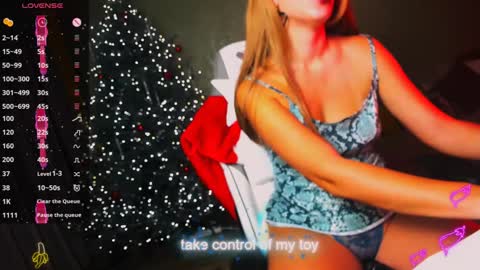 Snapshot of reggiemeow chatting on December 22, 11:41 pm reggieMeow online show from December 22, 11:41 pm