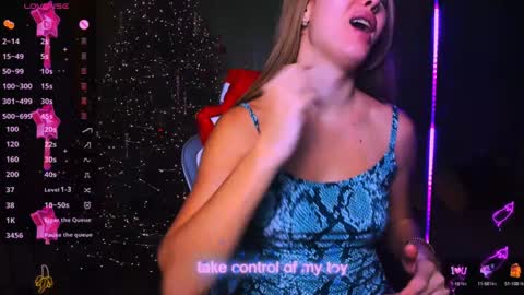 Snapshot of reggiemeow chatting on December 29, 11:18 pm reggieMeow online show from December 29, 11:18 pm