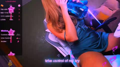 Snapshot of reggiemeow chatting on February 19, 2:12 am reggieMeow online show from February 19, 2:12 am