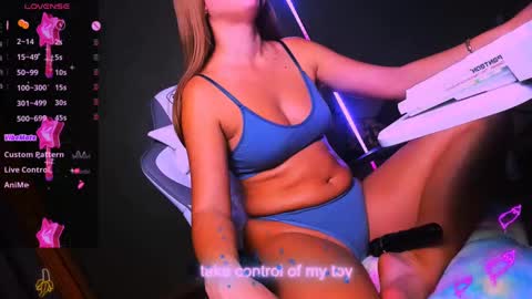 Snapshot of reggiemeow chatting on March 3, 11:35 pm reggieMeow online show from March 3, 11:35 pm