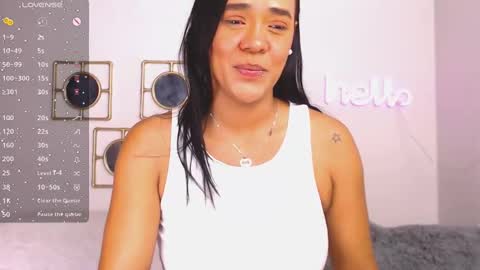 Snapshot of regina1819 chatting on February 13, 9:41 am regina1819 online show from February 13, 9:41 am