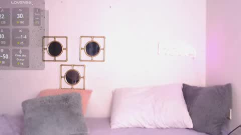 Snapshot of regina1819 chatting on March 1, 12:07 am regina1819 online show from March 1, 12:07 am