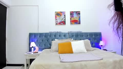 Snapshot of regina_blum chatting on September 24, 12:30 pm Regina online show from September 24, 12:30 pm