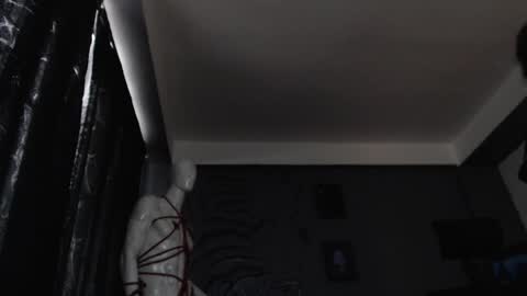 Snapshot of regina_iris chatting on May 10, 9:42 pm Regina online show from May 10, 9:42 pm