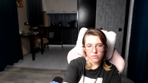 Regina online show from September 19, 1:18 am