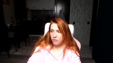 Snapshot of reginasmilee chatting on April 11, 3:22 am Regina online show from April 11, 3:22 am