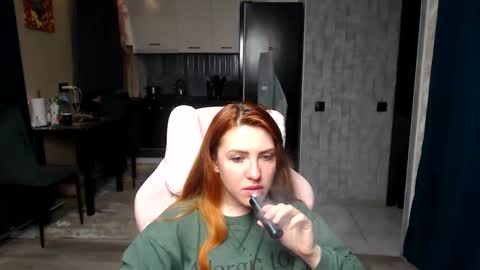 Snapshot of reginasmilee chatting on April 14, 2:17 am Regina online show from April 14, 2:17 am