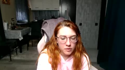 Snapshot of reginasmilee chatting on April 23, 12:29 pm Regina online show from April 23, 12:29 pm