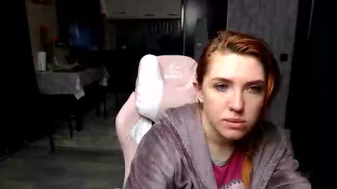 Snapshot of reginasmilee chatting on April 29, 2:48 am Regina online show from April 29, 2:48 am