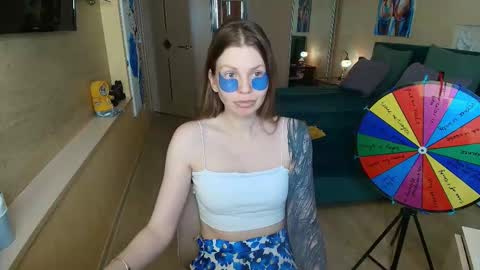 Snapshot of reginasparkle chatting on March 17, 5:11 am Regina online show from March 17, 5:11 am