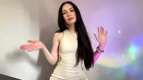 Amelia online show from June 8, 2:06 pm