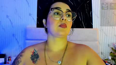 Snapshot of reginavegaa chatting on October 10, 11:42 am reginavegaa online show from October 10, 11:42 am