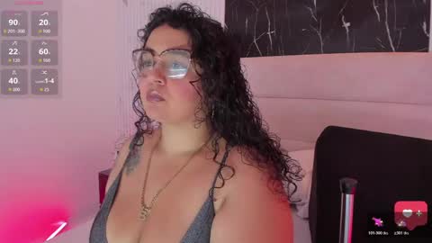 reginavegaa online show from May 4, 11:39 am