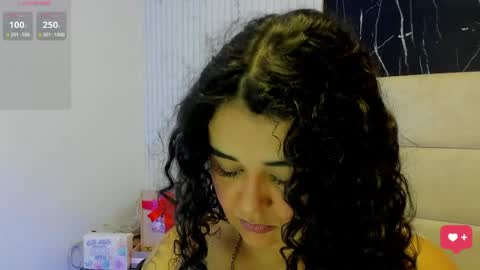 Snapshot of reginavegaa chatting on June 5, 11:38 am reginavegaa online show from June 5, 11:38 am
