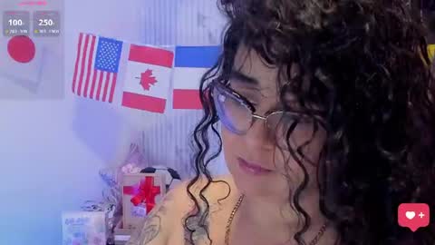 Snapshot of reginavegaa chatting on June 12, 11:42 am reginavegaa online show from June 12, 11:42 am