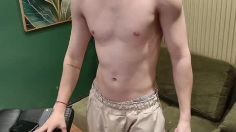 Snapshot of region911 chatting on March 31, 5:35 pm region911 online show from March 31, 5:35 pm