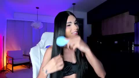 Snapshot of reichel_gray chatting on June 17, 2:58 am REICHEL online show from June 17, 2:58 am