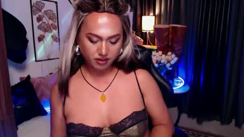 Snapshot of reigning_ivy chatting on March 12, 4:46 pm Red Ivy online show from March 12, 4:46 pm