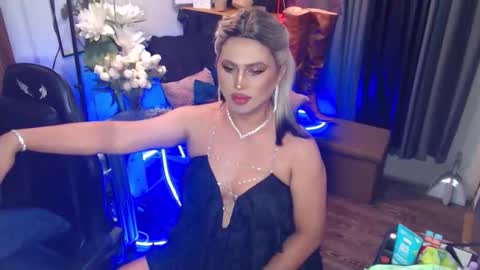 Snapshot of reigning_ivy chatting on March 5, 11:28 am Red Ivy online show from March 5, 11:28 am