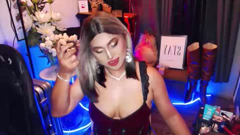 Snapshot of reigning_ivy chatting on March 12, 11:16 am Red Ivy online show from March 12, 11:16 am