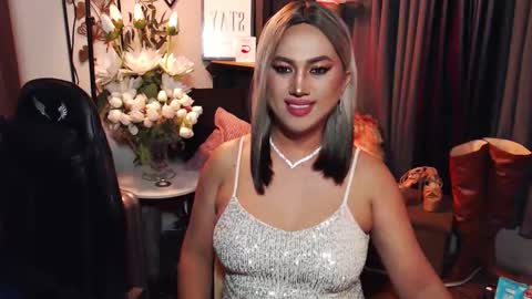 Snapshot of reigning_ivy chatting on March 14, 11:15 am Red Ivy online show from March 14, 11:15 am